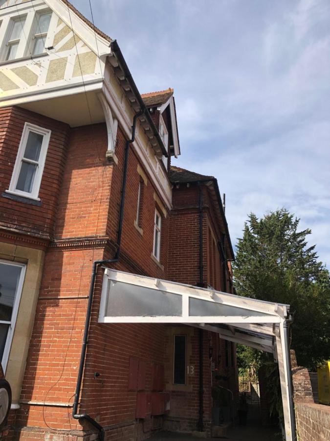 Canterbury Accommodations With Free Car Park Onsite And High Speed Wifi Extérieur photo