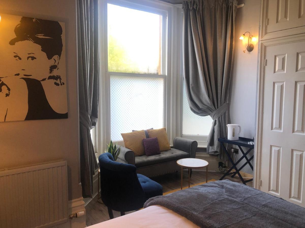 Canterbury Accommodations With Free Car Park Onsite And High Speed Wifi Extérieur photo
