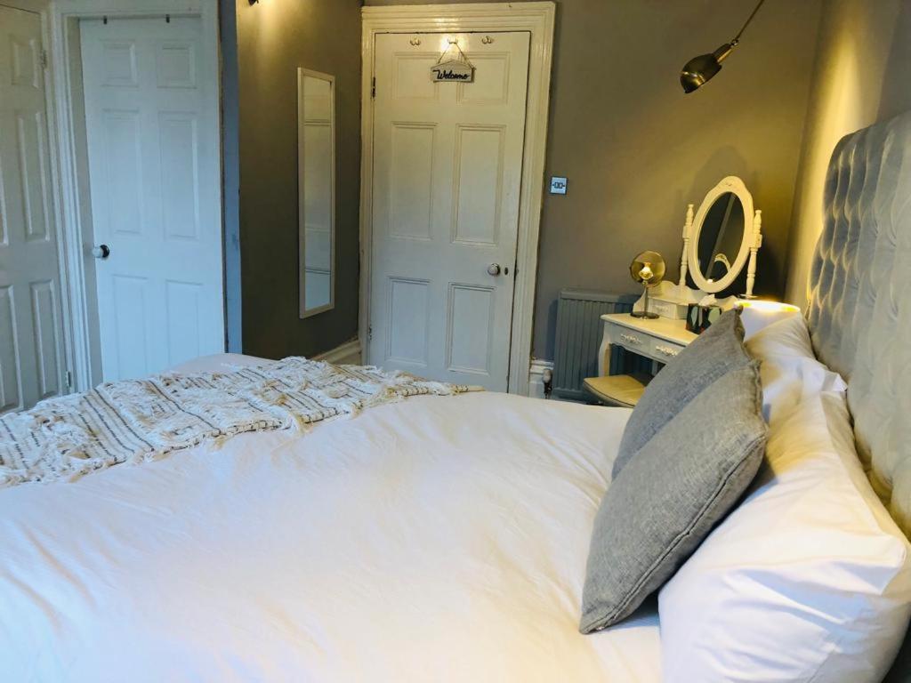 Canterbury Accommodations With Free Car Park Onsite And High Speed Wifi Extérieur photo