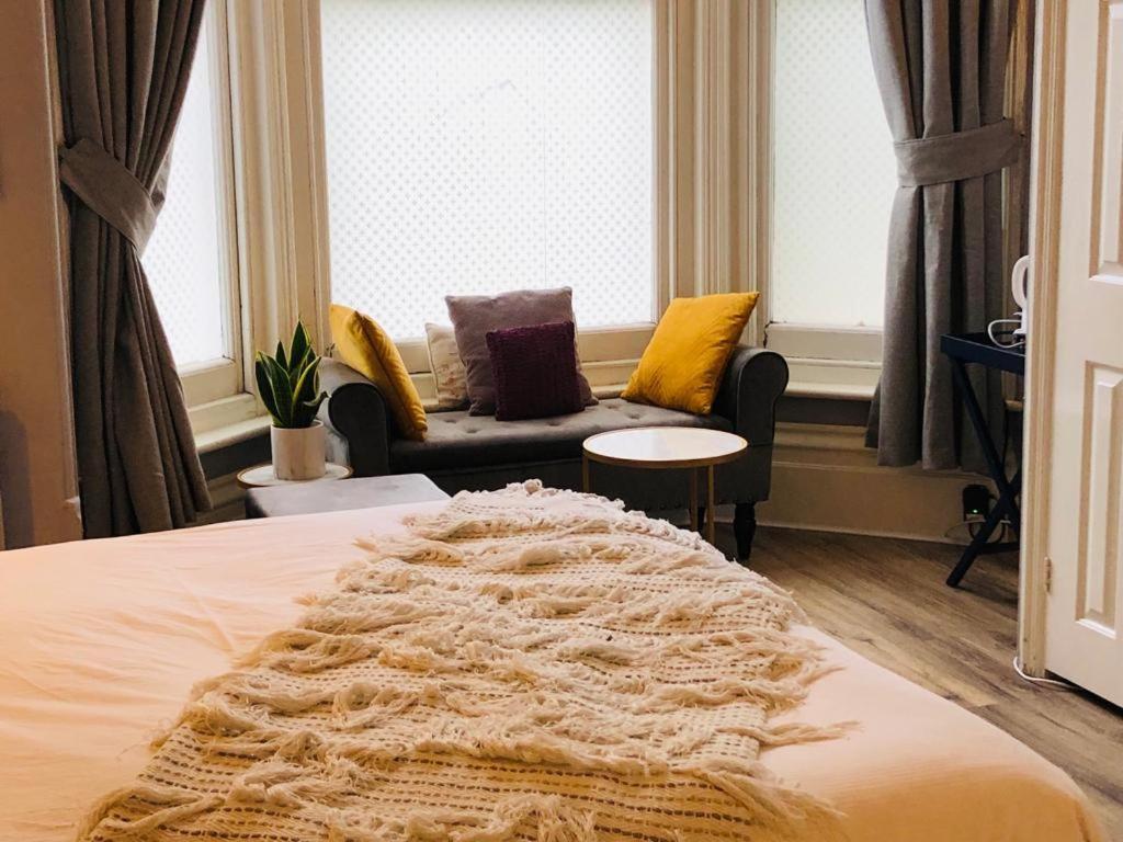 Canterbury Accommodations With Free Car Park Onsite And High Speed Wifi Extérieur photo