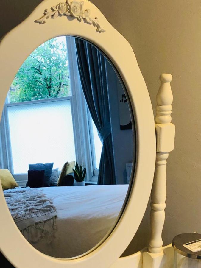 Canterbury Accommodations With Free Car Park Onsite And High Speed Wifi Extérieur photo