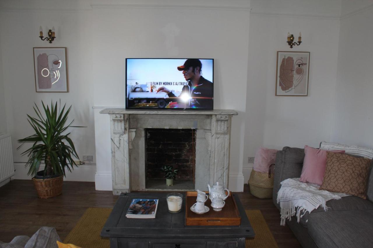 Canterbury Accommodations With Free Car Park Onsite And High Speed Wifi Extérieur photo