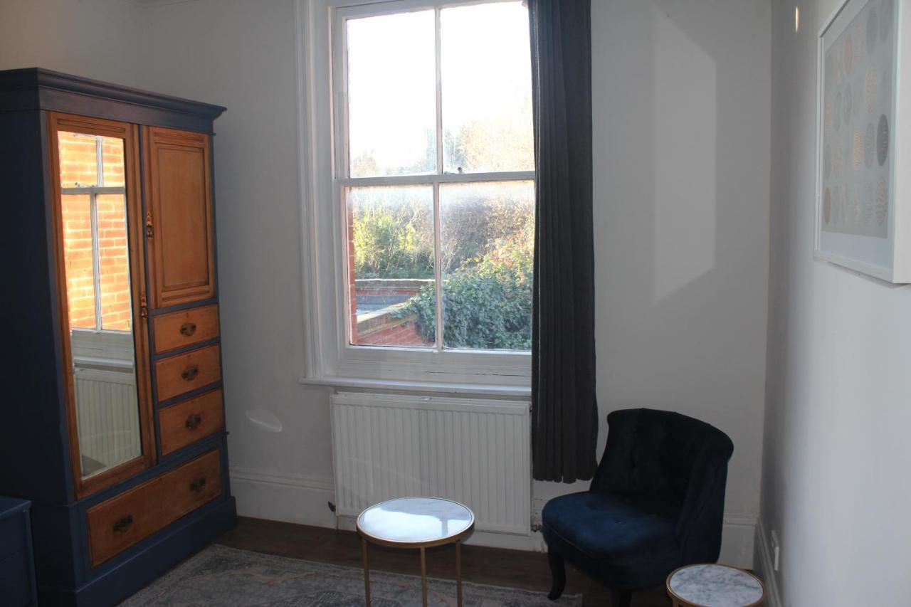 Canterbury Accommodations With Free Car Park Onsite And High Speed Wifi Extérieur photo