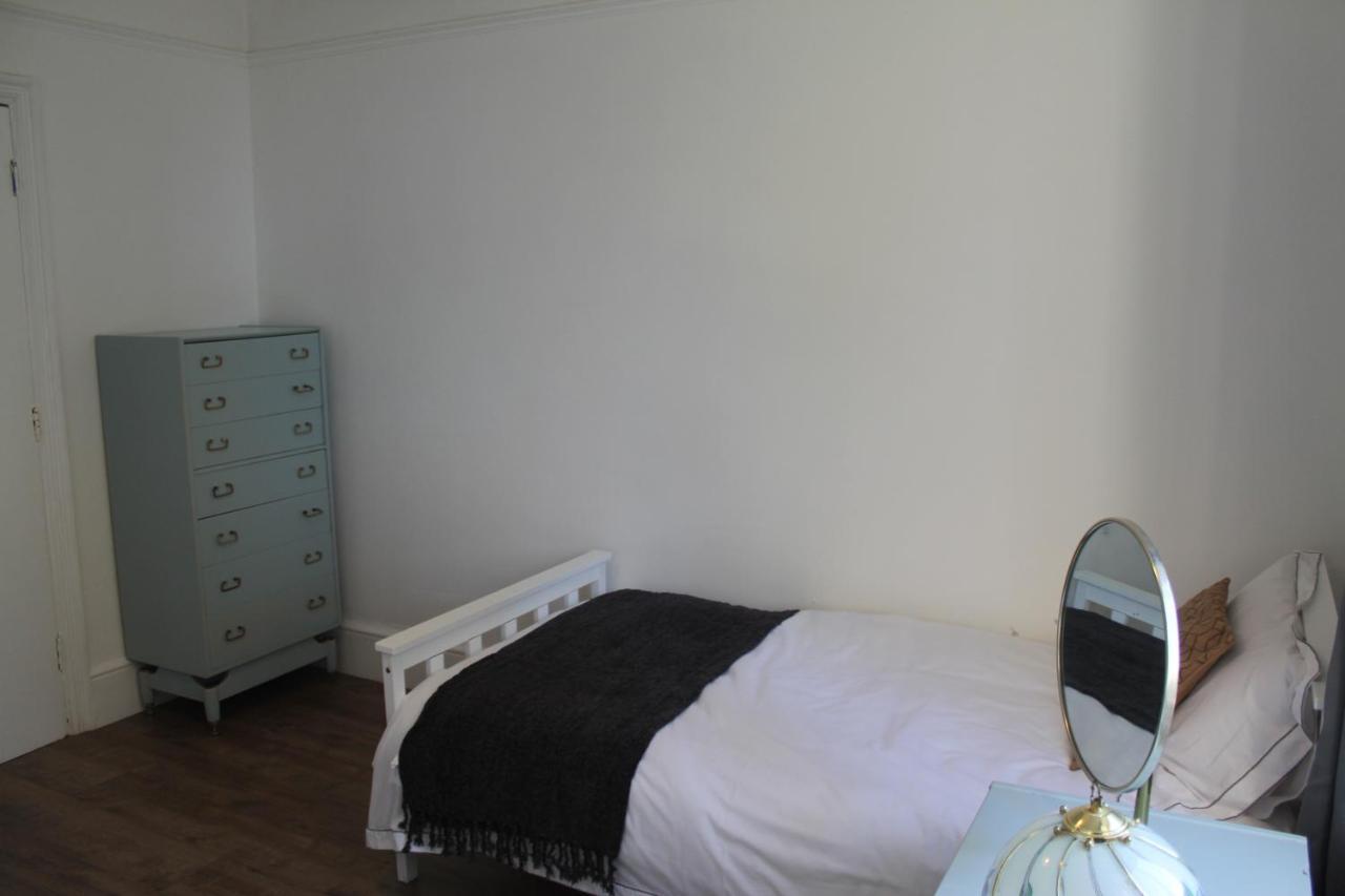 Canterbury Accommodations With Free Car Park Onsite And High Speed Wifi Extérieur photo