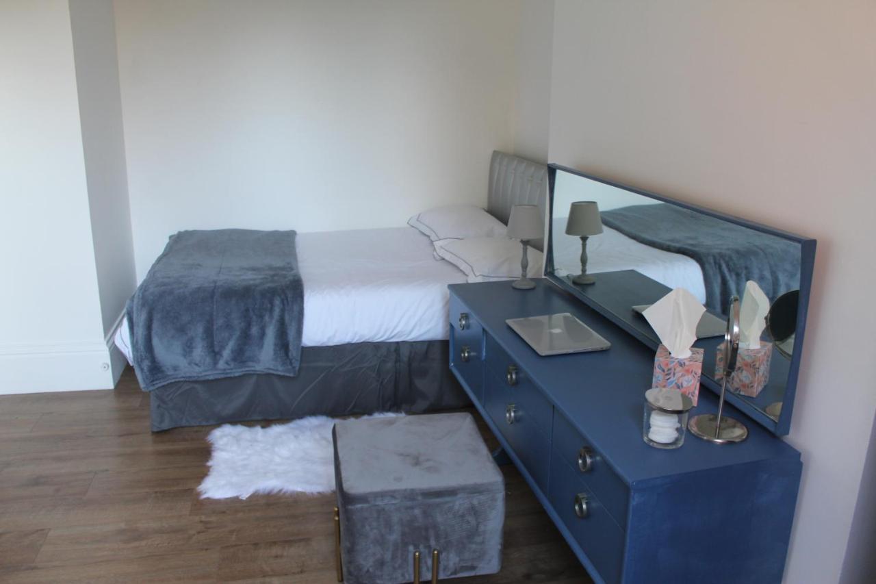 Canterbury Accommodations With Free Car Park Onsite And High Speed Wifi Extérieur photo