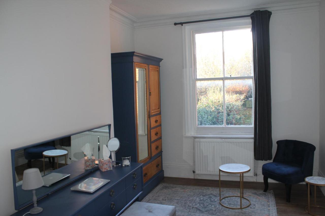 Canterbury Accommodations With Free Car Park Onsite And High Speed Wifi Extérieur photo