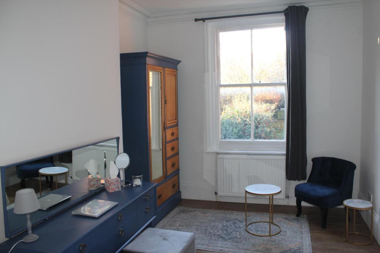 Canterbury Accommodations With Free Car Park Onsite And High Speed Wifi Extérieur photo