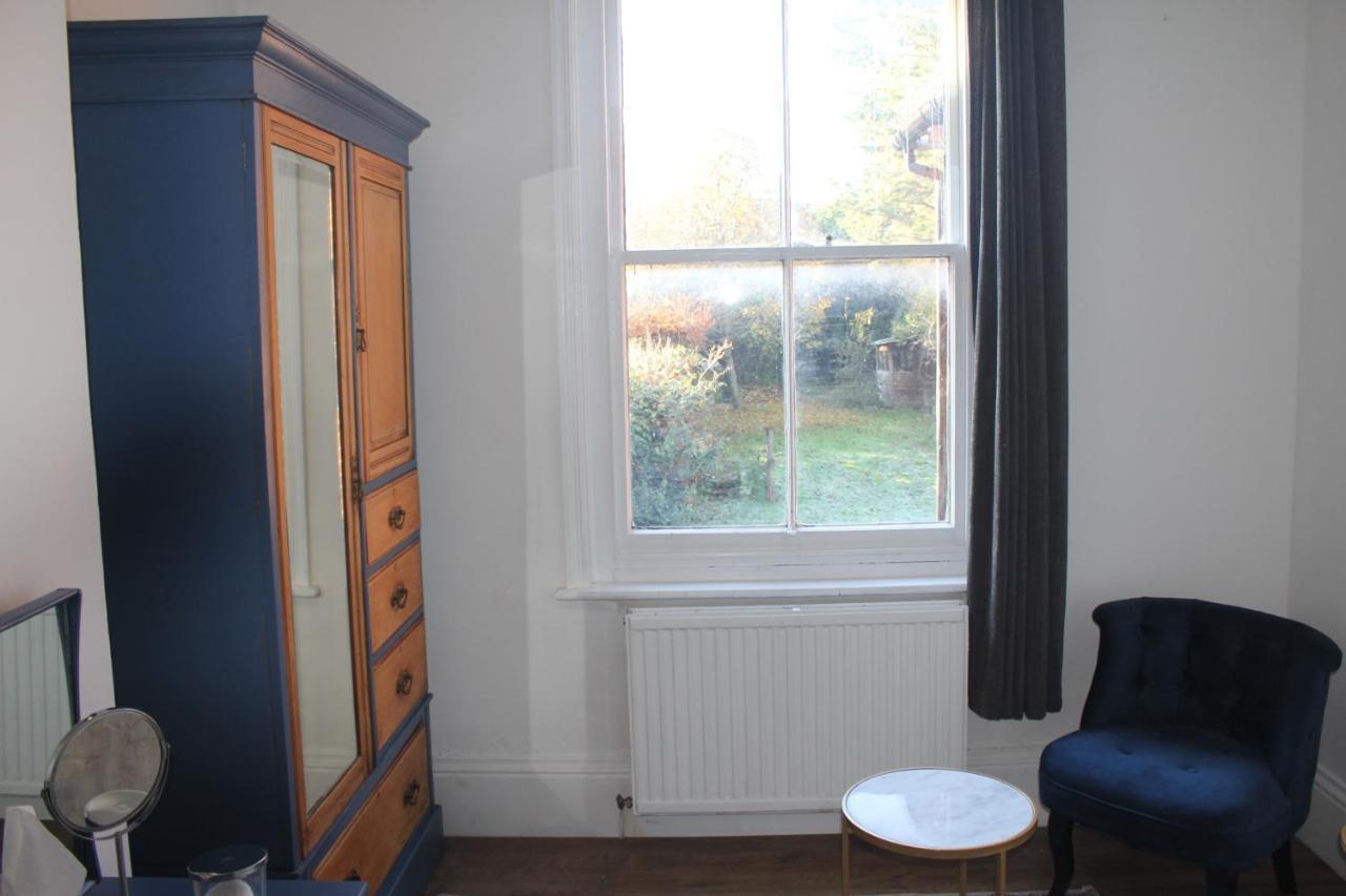 Canterbury Accommodations With Free Car Park Onsite And High Speed Wifi Extérieur photo