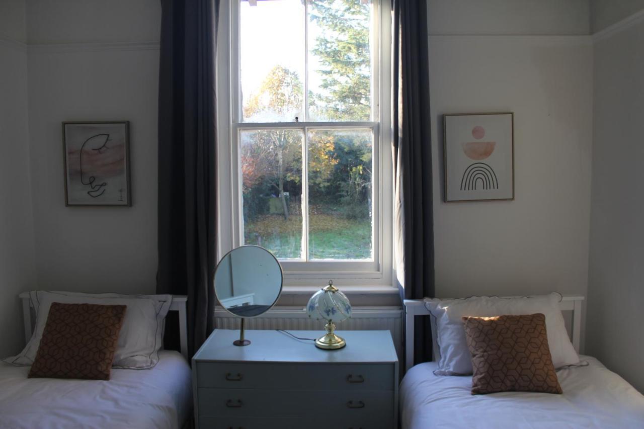 Canterbury Accommodations With Free Car Park Onsite And High Speed Wifi Extérieur photo