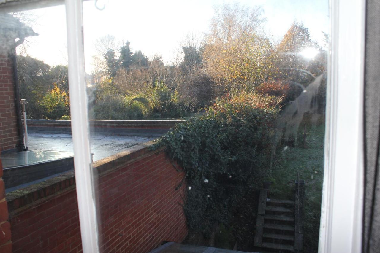 Canterbury Accommodations With Free Car Park Onsite And High Speed Wifi Extérieur photo