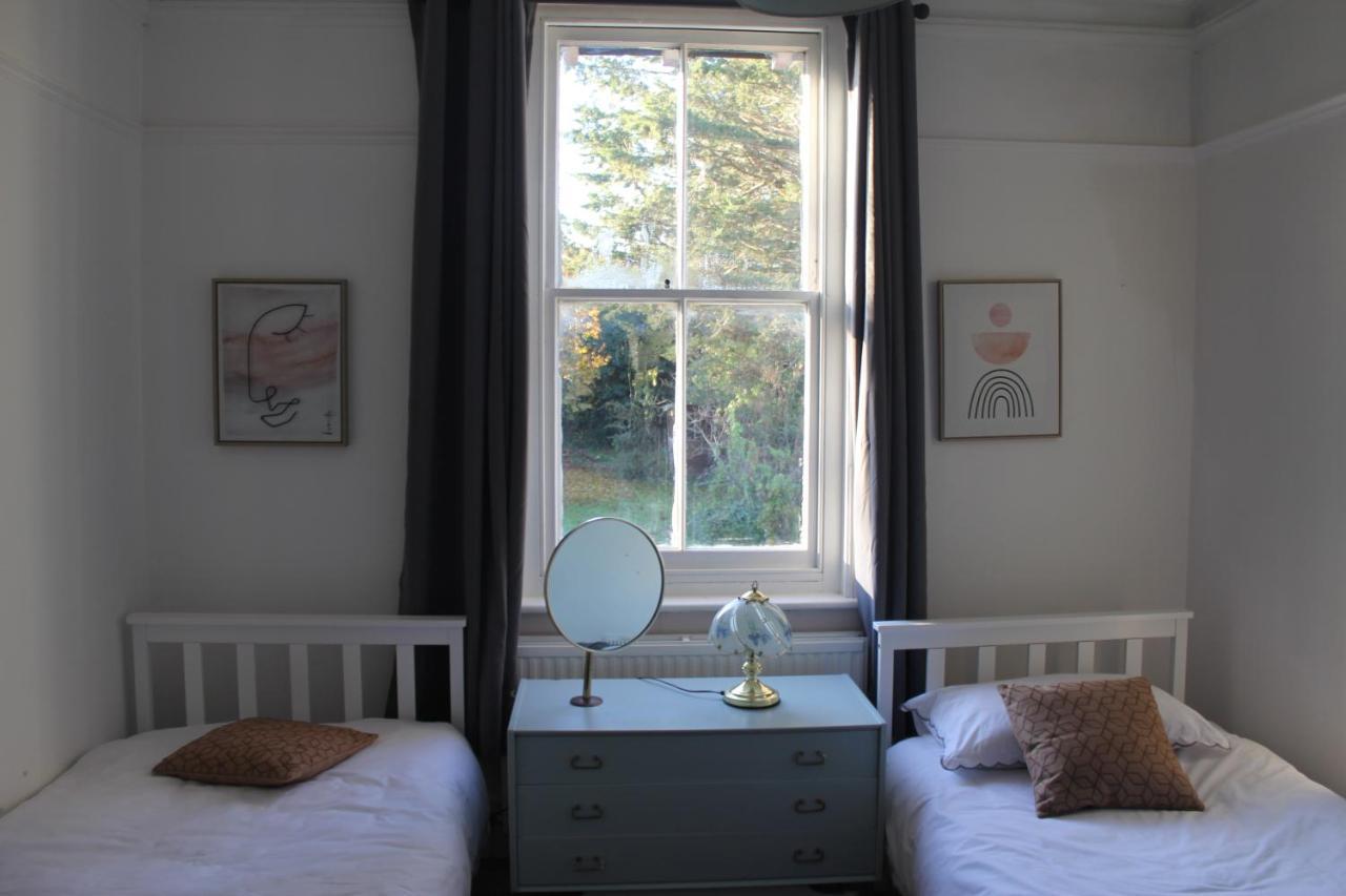 Canterbury Accommodations With Free Car Park Onsite And High Speed Wifi Extérieur photo