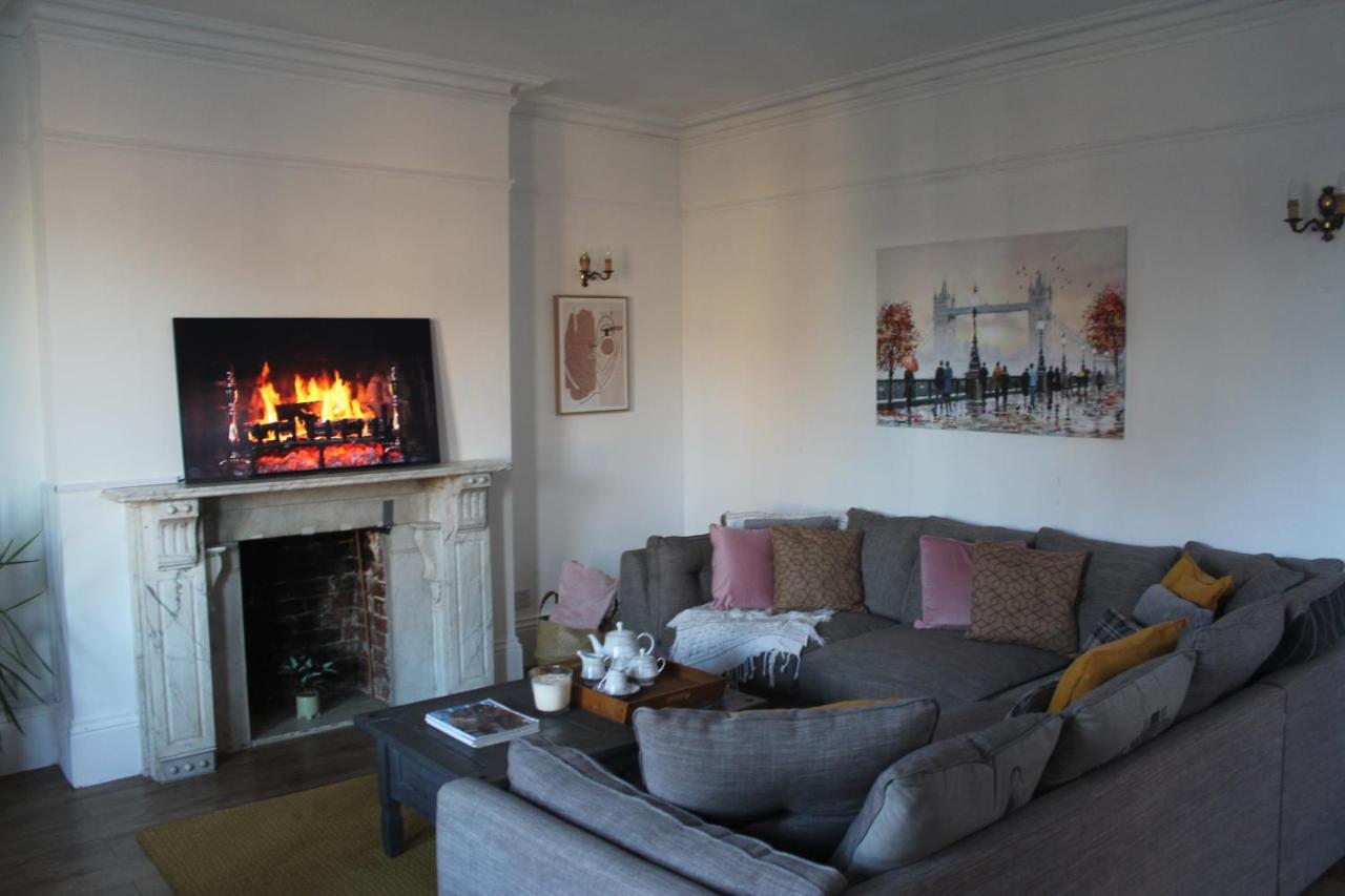 Canterbury Accommodations With Free Car Park Onsite And High Speed Wifi Extérieur photo