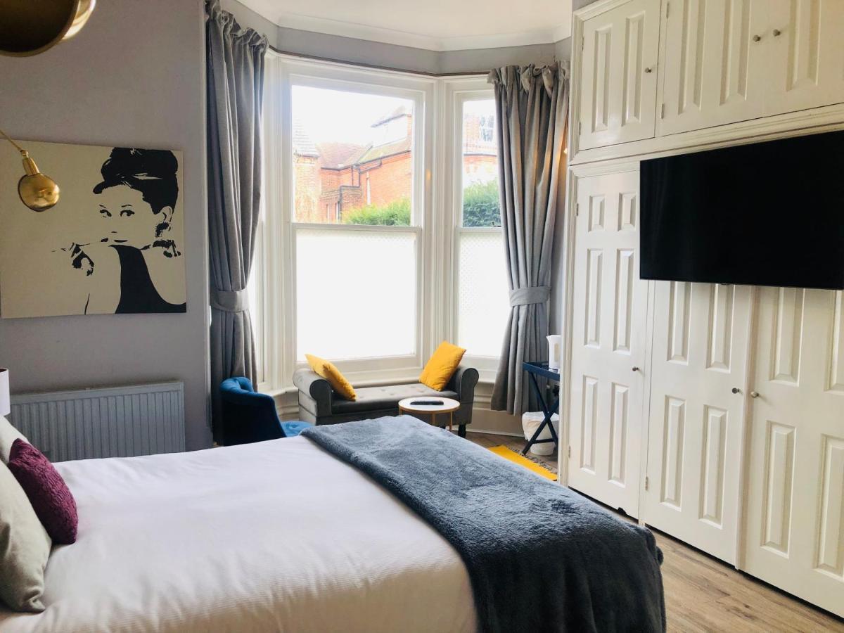 Canterbury Accommodations With Free Car Park Onsite And High Speed Wifi Extérieur photo